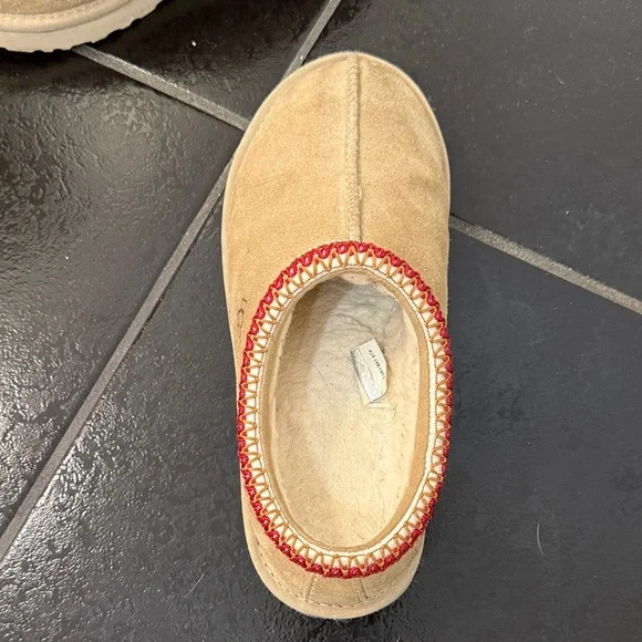 UGG Tan Suede Shearling Slip-On Clog with Red Trim - Picture 2 of 4